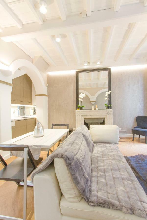 Elegante e completamente arredato apt in Duomo Milano Esterno foto