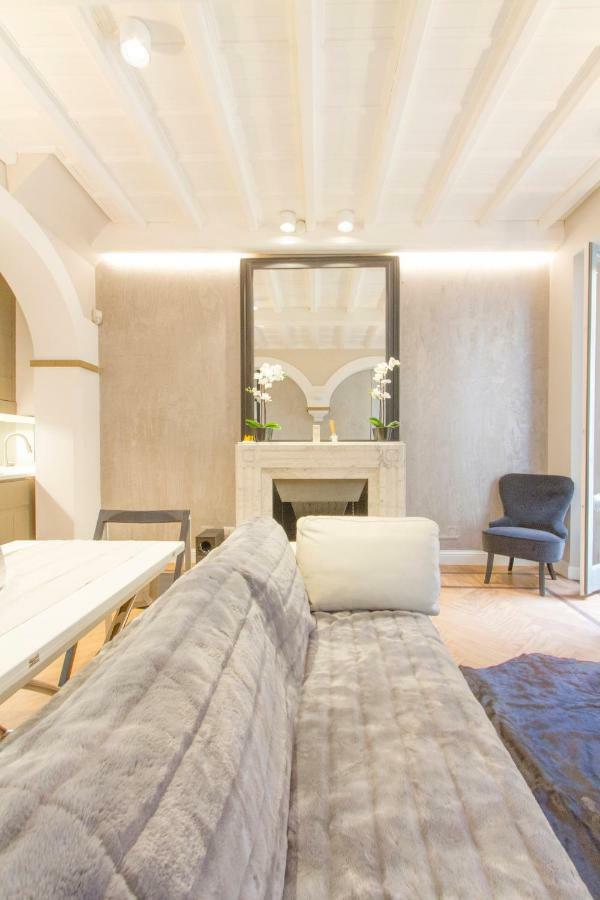 Elegante e completamente arredato apt in Duomo Milano Esterno foto